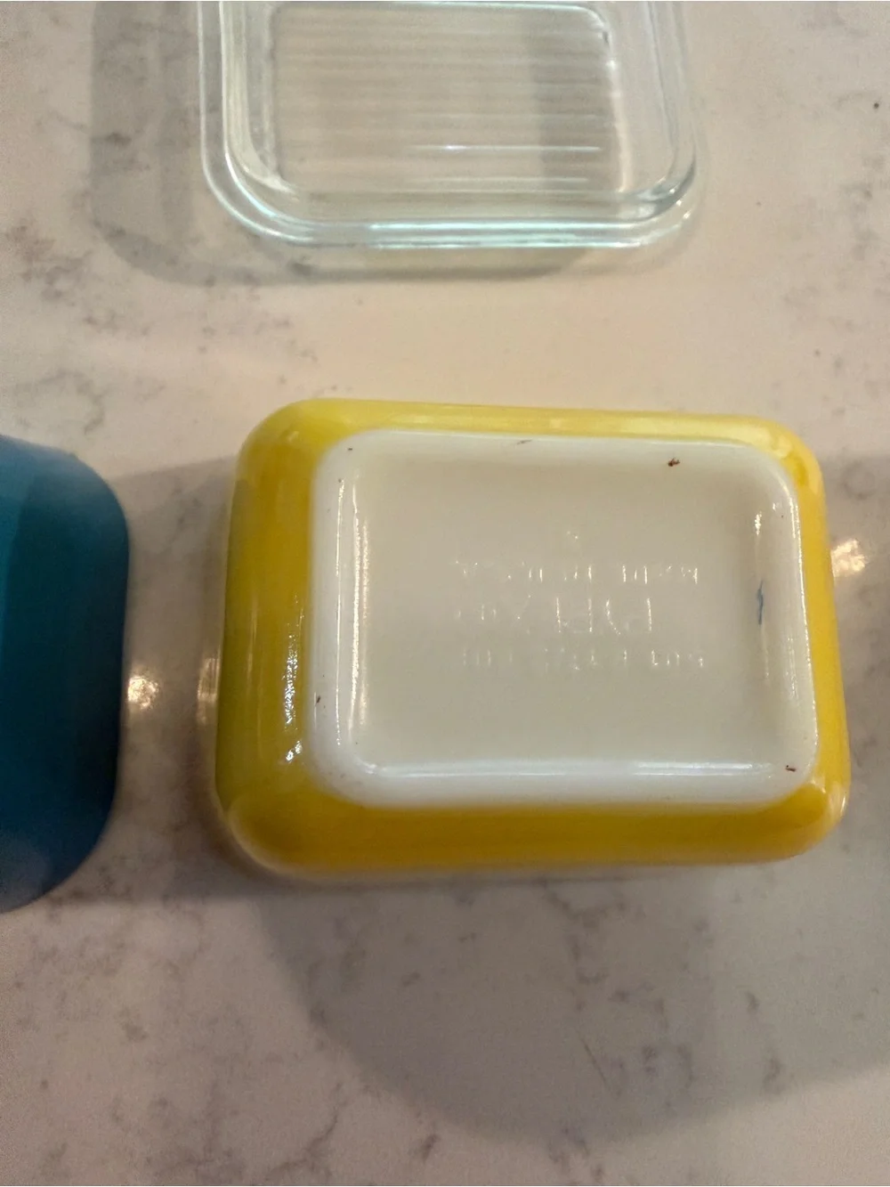 Vintage Pyrex Refrigerator Dishes w/ Lids 💛🩵